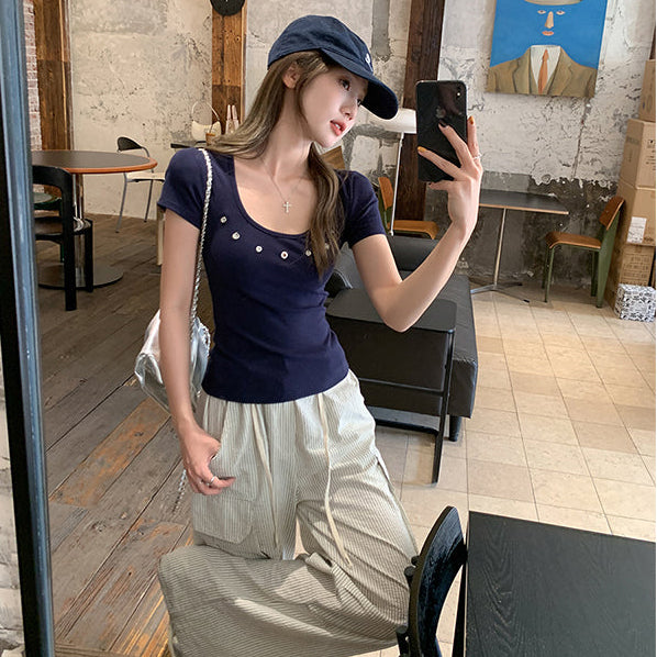 リベット付きTシャツ