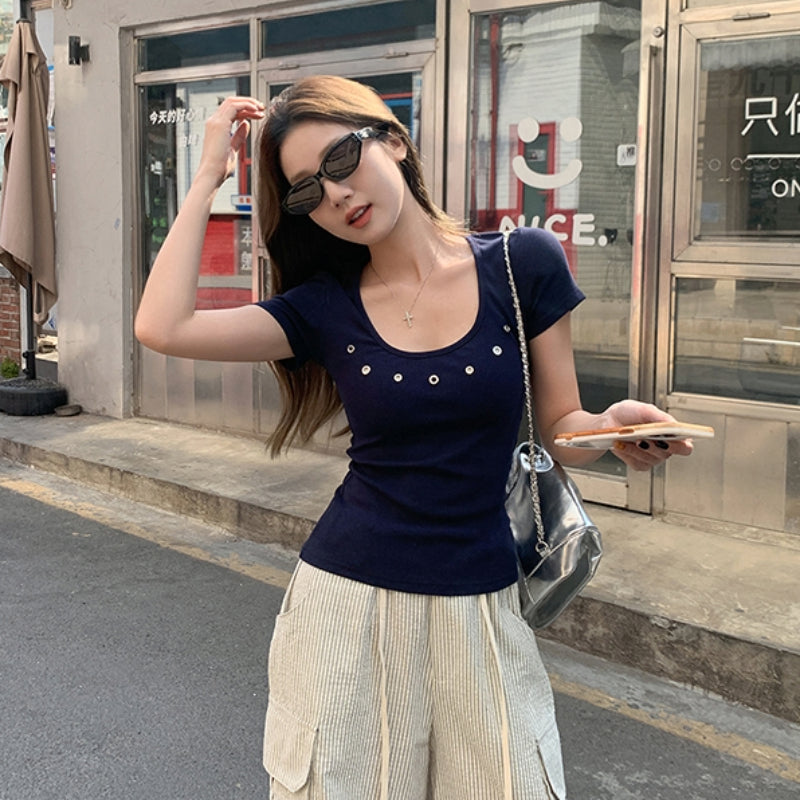 リベット付きTシャツ